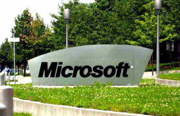 Microsoft Corporation operations management 10 strategic decisions areas, productivity, computer hardware and software case study analysis Microsoft Corporation operations management 10 strategic decisions areas, productivity, computer hardware and software case study analysis