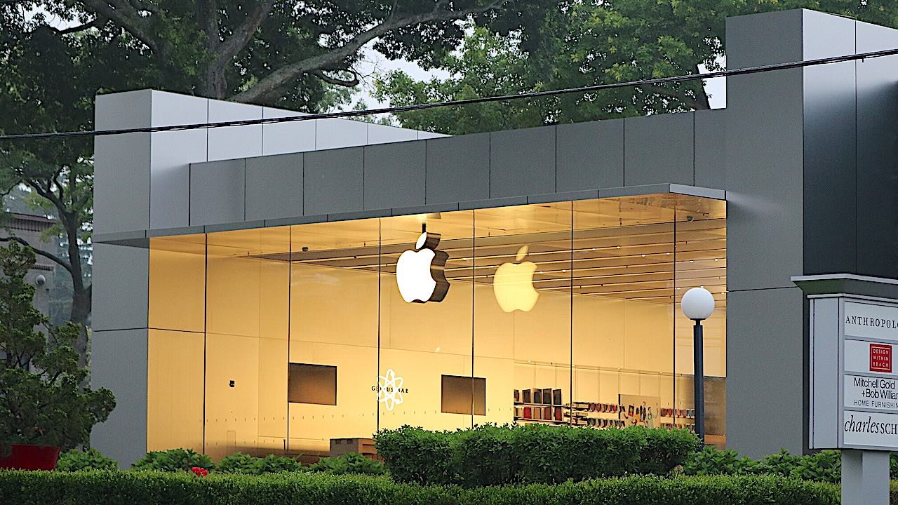 Apple marketing mix, 4P, Product, Place, Promotion, Price, information technology business marketing strategy 4Ps case study Apple marketing mix, 4P, Product, Place, Promotion, Price, information technology business marketing strategy 4Ps case study