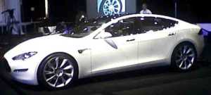 Tesla Inc. (Tesla Motors, Inc.) corporate social responsibility, citizenship, sustainability, stakeholders, strategy, automotive battery case study