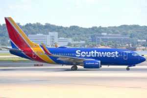 Southwest Airlines corporate vision statement, corporate mission statement, aviation business purpose, strategic management case study analysis
