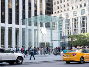 Apple Five Forces Analysis & Recommendations (Porter’s Model)
