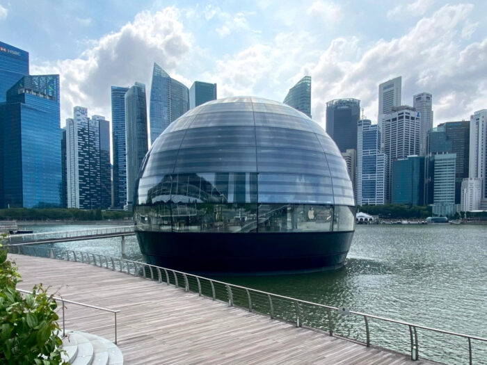 Apple SWOT analysis, strengths, weaknesses, opportunities, threats, internal external factors IT business case study Singapore store