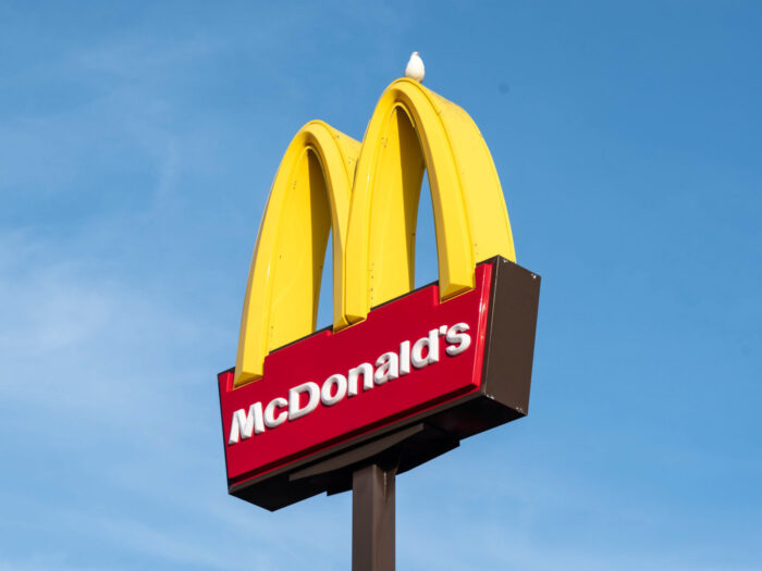 McDonald’s mission statement, vision statement, fast-food restaurant chain business purpose and goals case study analysis