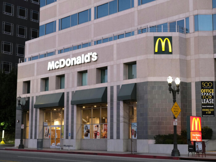 McDonald’s vision statement, mission statement, restaurant business purpose and goals analysis and case study, Glendale California