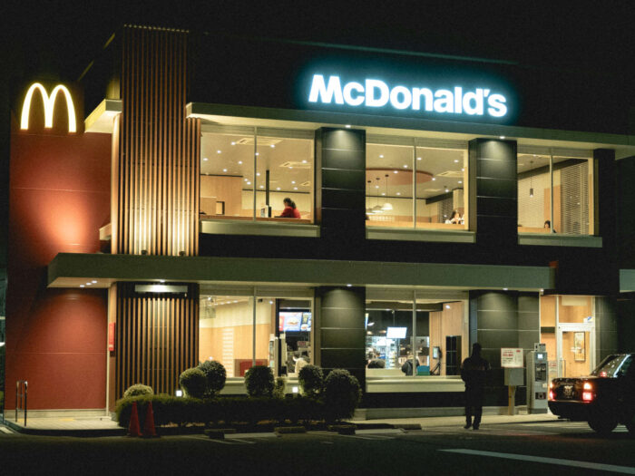 McDonald’s CSR and ESG programs, stakeholders, sustainability report, corporate citizenship, green fast-food business analysis, Kyoto