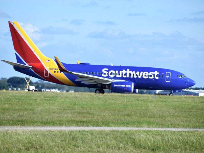 Southwest Airlines SWOT Analysis and Recommendations, strengths, weaknesses, opportunities, threats, air transport airline business case study Southwest Airlines SWOT Analysis and Recommendations, strengths, weaknesses, opportunities, threats, air transport airline business case study