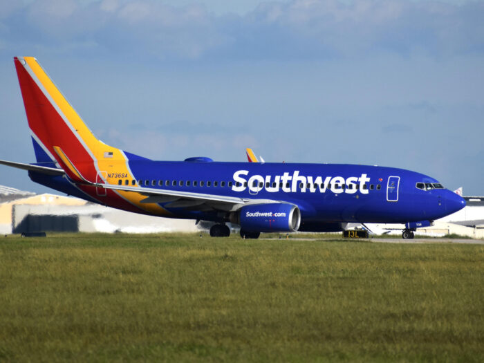 Southwest Airlines generic competitive strategy, competitive advantages, intensive growth strategies, Porter, Ansoff, business analysis, William Hobby