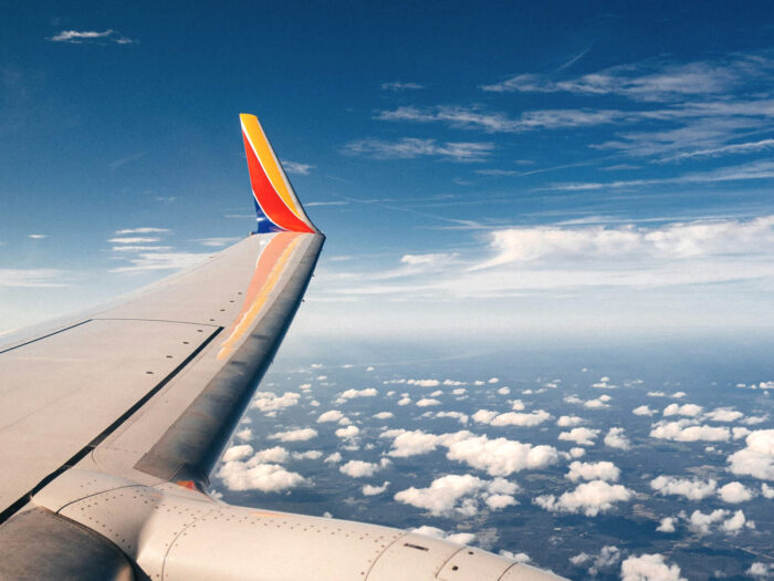 Southwest Airlines company structure, organizational structure departments, groups, teams, offices, hierarchy, airline business case study analysis