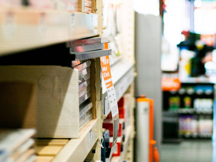 Home Depot marketing mix, 4P, 4Ps, product, place, promotion, price, retail marketing case study, Pasadena California