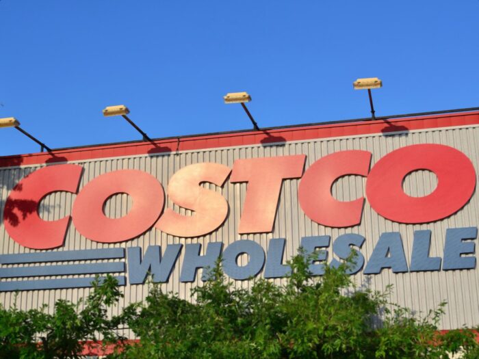 Costco marketing mix 4Ps 4P product place promotion price, marketing strategy, retail business case study, Markham Costco marketing mix 4Ps 4P product place promotion price, marketing strategy, retail business case study, Markham