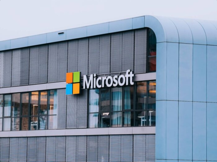 Microsoft corporate social responsibility, stakeholders, CSR, ESG, corporate citizenship, green computer business ethics, sustainability analysis, Cologne