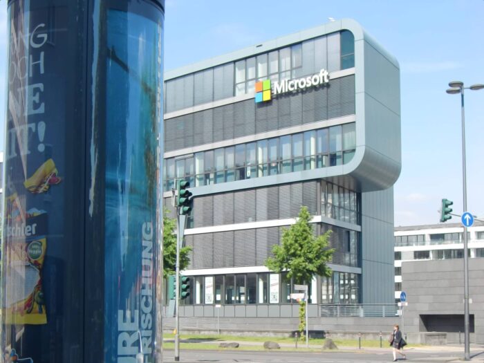 Microsoft SWOT analysis, recommendations, strengths, weaknesses, opportunities, threats, internal external factors, software business competitive advantage, Cologne