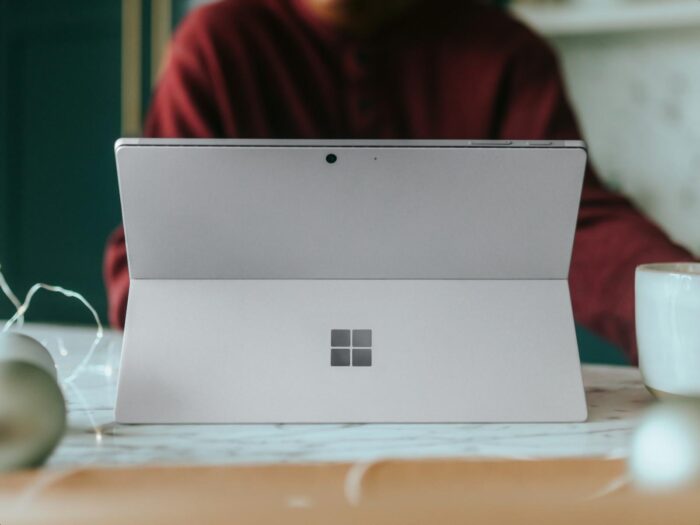 Microsoft Five Forces Analysis and Recommendations, competitors, buyers, suppliers, substitutes, new entrants, case study, Surface tablet