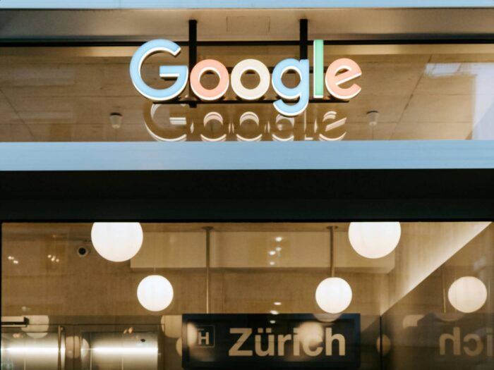 Five Forces Analysis of Google, Recommendations, Alphabet, threat of substitutes and new entrants, competitive rivalry, sign Five Forces Analysis of Google, Recommendations, Alphabet, threat of substitutes and new entrants, competitive rivalry, sign
