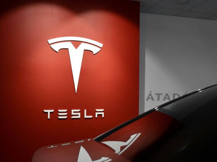 Tesla Five Forces Analysis, Recommendations, competitors, buyers, suppliers, substitutes, new entrants, business factors case study, Budapest