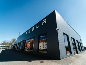 Tesla’s Marketing Mix: 4Ps Analysis